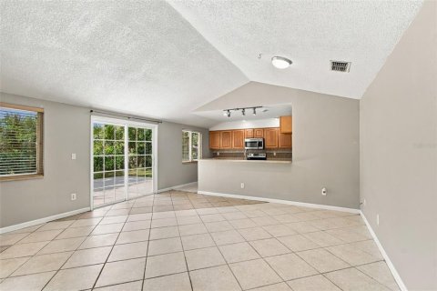 House in Palm Harbor, Florida 4 bedrooms, 163.69 sq.m. № 2393498 - photo 12