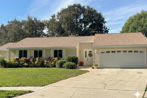 House in Palm Harbor, Florida 4 bedrooms, 163.69 sq.m. № 2393498 - photo 2