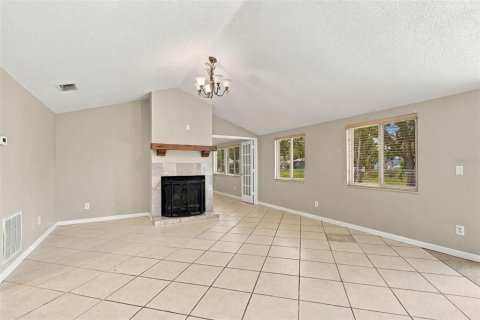House in Palm Harbor, Florida 4 bedrooms, 163.69 sq.m. № 2393498 - photo 9