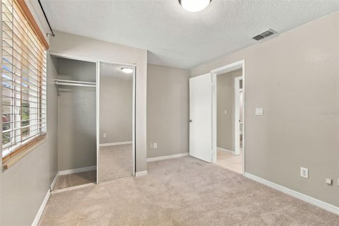 House in Palm Harbor, Florida 4 bedrooms, 163.69 sq.m. № 2393498 - photo 24