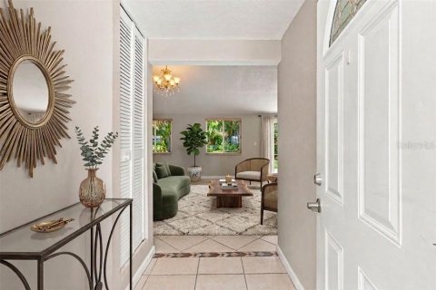 House in Palm Harbor, Florida 4 bedrooms, 163.69 sq.m. № 2393498 - photo 3