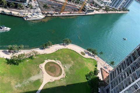 Condominio en venta en Miami, Florida, 1 dormitorio, 73.39 m2 № 1794884 - foto 2