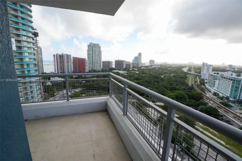 Condominio en alquiler en Miami, Florida, 1 dormitorio, 54.35 m2 № 1951234 - foto 11