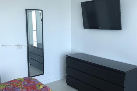 Condominio en alquiler en Miami, Florida, 1 dormitorio, 54.35 m2 № 1951234 - foto 3