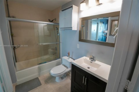 Condominio en alquiler en Miami, Florida, 1 dormitorio, 54.35 m2 № 1951234 - foto 23