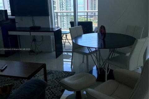 Condominio en alquiler en Miami, Florida, 1 dormitorio, 54.35 m2 № 1951234 - foto 7