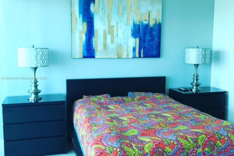 Condominio en alquiler en Miami, Florida, 1 dormitorio, 54.35 m2 № 1951234 - foto 1