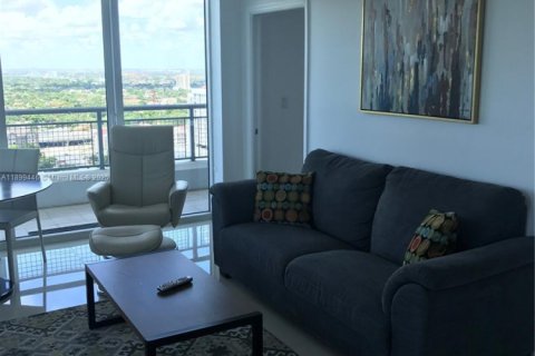 Condominio en alquiler en Miami, Florida, 1 dormitorio, 54.35 m2 № 1951234 - foto 2