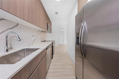 Condominio en alquiler en Miami, Florida, 3 dormitorios, 108.23 m2 № 2008206 - foto 3