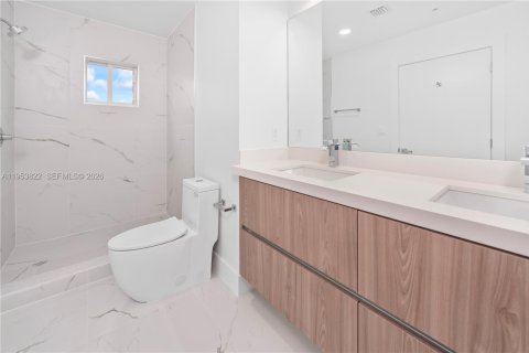 Condominio en alquiler en Miami, Florida, 3 dormitorios, 108.23 m2 № 2008206 - foto 7