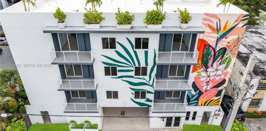 Condominio en Miami, Florida, 3 dormitorios  № 2008206