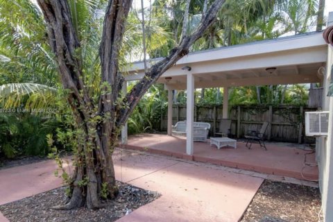 House in Miami Beach, Florida 4 bedrooms, 217.21 sq.m. № 1943480 - photo 7