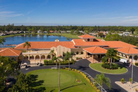 Casa en venta en Fort Myers, Florida, 2 dormitorios, 116.59 m2 № 1969358 - foto 6