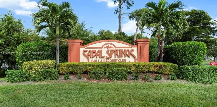 Casa en Fort Myers, Florida 2 dormitorios, 116.59 m2 № 1969358