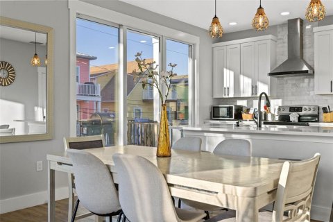 Casa en venta en Gulfport, Florida, 5 dormitorios, 209.22 m2 № 1569336 - foto 21