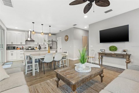 Casa en venta en Gulfport, Florida, 5 dormitorios, 209.22 m2 № 1569336 - foto 13