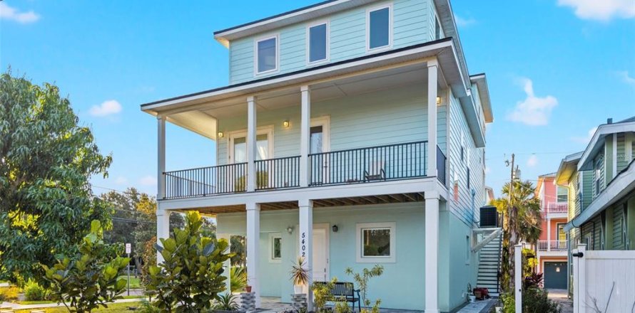 Casa en Gulfport, Florida 5 dormitorios, 209.22 m2 № 1569336