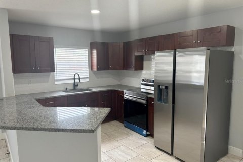 House in Saint Petersburg, Florida 3 bedrooms, 112.88 sq.m. № 1792774 - photo 4