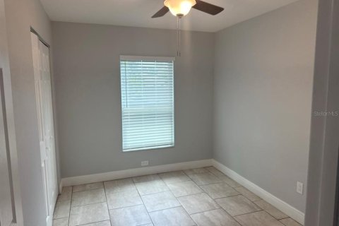 House in Saint Petersburg, Florida 3 bedrooms, 112.88 sq.m. № 1792774 - photo 13