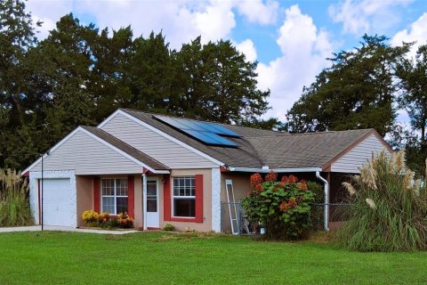 House in Dunnellon, Florida 3 bedrooms, 111.48 sq.m. № 2391493