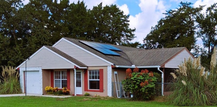 House in Dunnellon, Florida 3 bedrooms, 111.48 sq.m. № 2391493