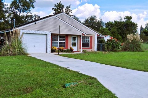 House in Dunnellon, Florida 3 bedrooms, 111.48 sq.m. № 2391493 - photo 3
