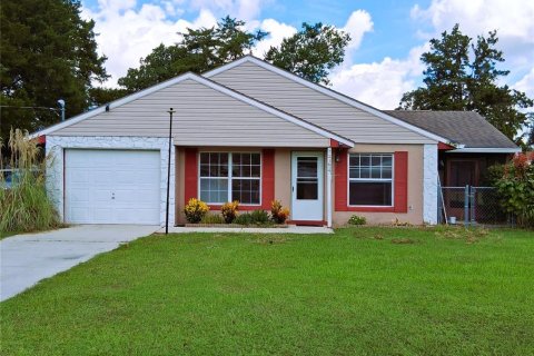 House in Dunnellon, Florida 3 bedrooms, 111.48 sq.m. № 2391493 - photo 2