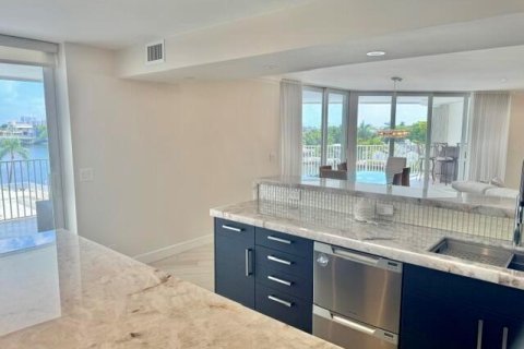 Condominio en alquiler en Fort Lauderdale, Florida, 3 dormitorios, 225.47 m2 № 2193408 - foto 24