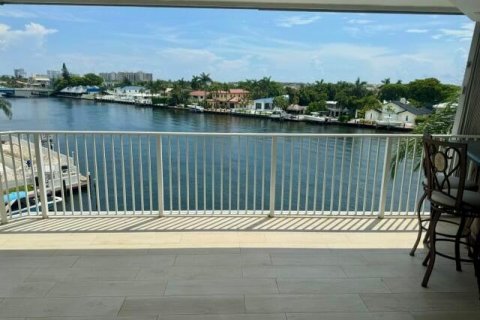 Condominio en alquiler en Fort Lauderdale, Florida, 3 dormitorios, 225.47 m2 № 2193408 - foto 17