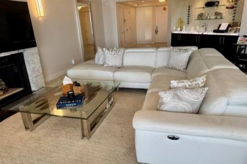 Condominio en alquiler en Fort Lauderdale, Florida, 3 dormitorios, 225.47 m2 № 2193408 - foto 20