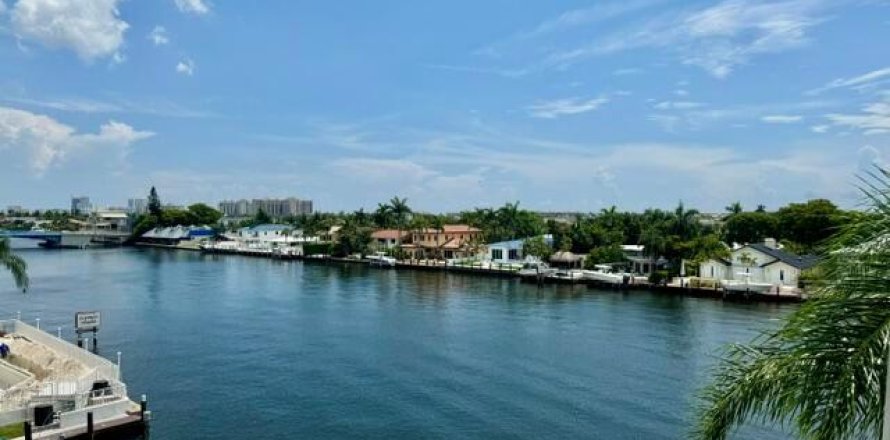 Condominio en Fort Lauderdale, Florida, 3 dormitorios № 2193408