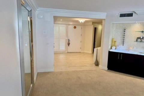 Condominio en alquiler en Fort Lauderdale, Florida, 3 dormitorios, 225.47 m2 № 2193408 - foto 23