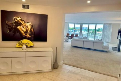 Condominio en alquiler en Fort Lauderdale, Florida, 3 dormitorios, 225.47 m2 № 2193408 - foto 10