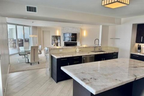 Condominio en alquiler en Fort Lauderdale, Florida, 3 dormitorios, 225.47 m2 № 2193408 - foto 25