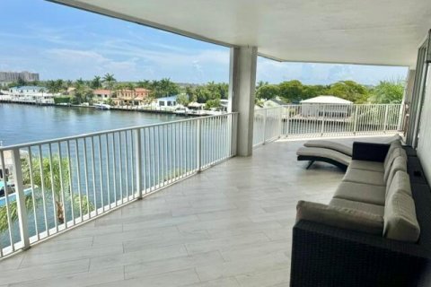 Condominio en alquiler en Fort Lauderdale, Florida, 3 dormitorios, 225.47 m2 № 2193408 - foto 18