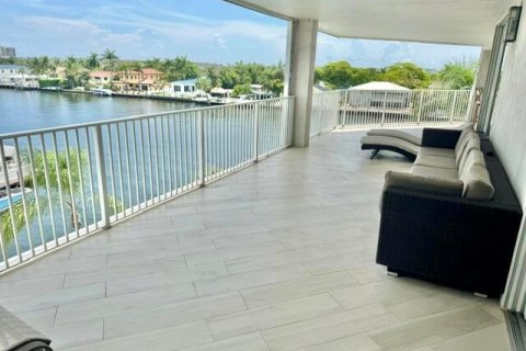 Condominio en alquiler en Fort Lauderdale, Florida, 3 dormitorios, 225.47 m2 № 2193408 - foto 27