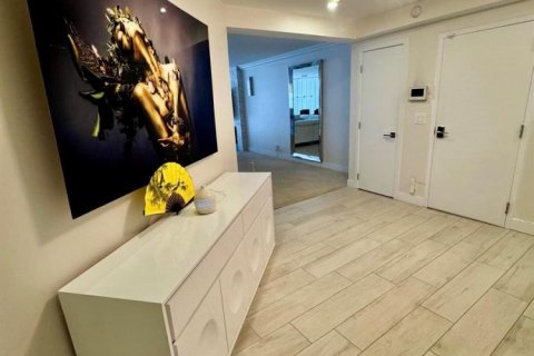 Condominio en alquiler en Fort Lauderdale, Florida, 3 dormitorios, 225.47 m2 № 2193408 - foto 11