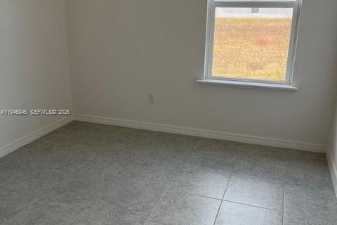 House in Lehigh Acres, Florida 4 bedrooms № 2017422 - photo 5