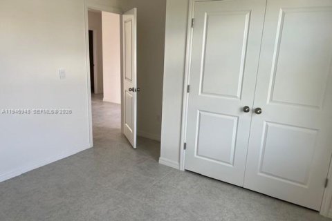 House in Lehigh Acres, Florida 4 bedrooms № 2017422 - photo 13