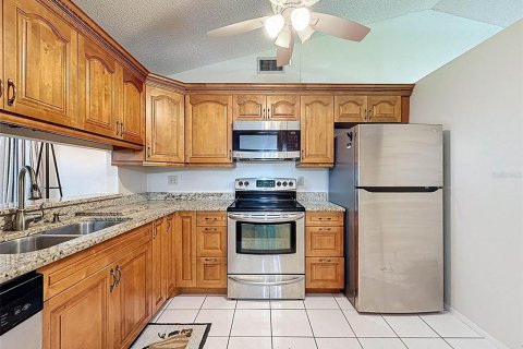 Casa en venta en New Port Richey, Florida, 2 dormitorios, 119.94 m2 № 1886738 - foto 3