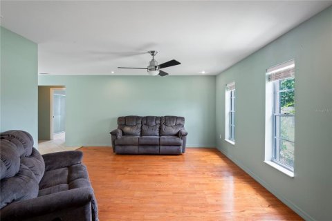 Villa ou maison à vendre à Spring Hill, Floride: 2 chambres, 117.24 m2 № 1673253 - photo 9