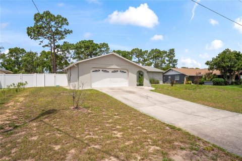 Villa ou maison à vendre à Spring Hill, Floride: 2 chambres, 117.24 m2 № 1673253 - photo 3