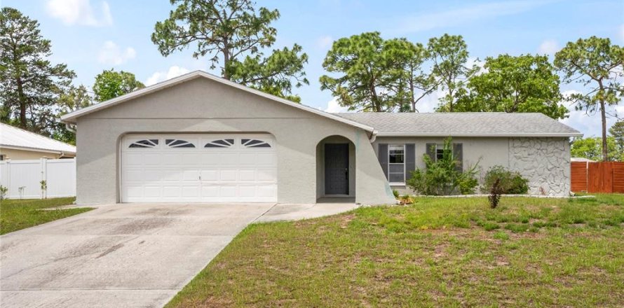 Villa ou maison à Spring Hill, Floride 2 chambres, 117.24 m2 № 1673253
