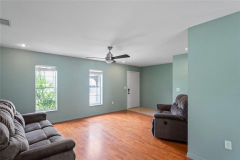 Villa ou maison à vendre à Spring Hill, Floride: 2 chambres, 117.24 m2 № 1673253 - photo 10