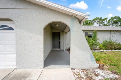 Villa ou maison à vendre à Spring Hill, Floride: 2 chambres, 117.24 m2 № 1673253 - photo 6