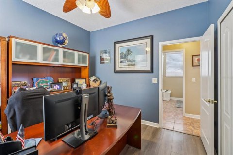 House in Apopka, Florida 5 bedrooms, 327.48 sq.m. № 1899807 - photo 21