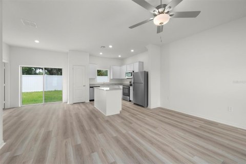 House in Astatula, Florida 3 bedrooms, 139.82 sq.m. № 1581076 - photo 8