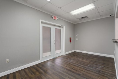 Commercial property in Spring Hill, Florida 211.82 sq.m. № 2111985 - photo 11