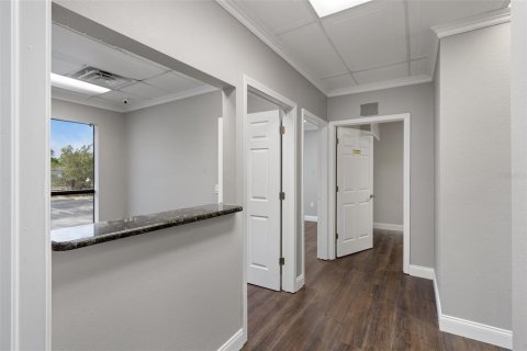 Commercial property in Spring Hill, Florida 211.82 sq.m. № 2111985 - photo 13