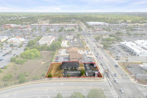 Commercial property in Spring Hill, Florida 211.82 sq.m. № 2111985 - photo 2